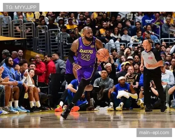 湖人加时胜独行侠 詹姆斯浓眉合砍60分25篮板