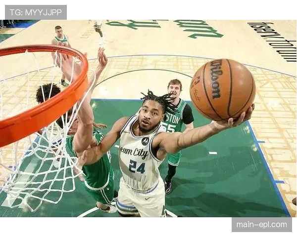 托马斯防守端专注度不足,雄鹿外线防守链条薄弱环节 托马斯防守端专注度不足,雄鹿外线防守链条薄弱环节